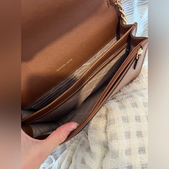 Michael kors crossbody bag - Picture 2 of 2
